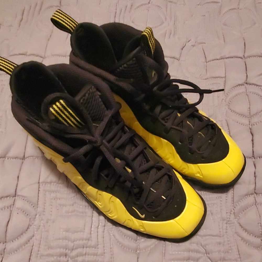 Black and Yelloe Foamposites